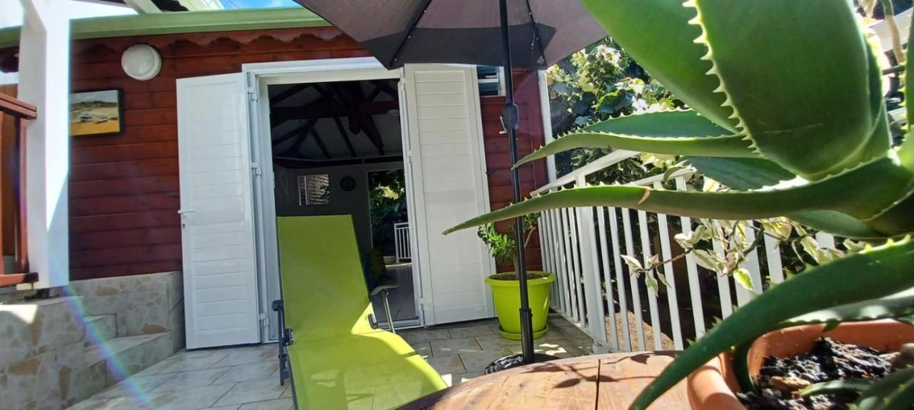 Gite Mamour - Charmant Petit Bungalow A Decouvrir Baillif Exteriér fotografie