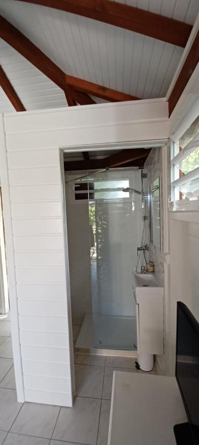 Gite Mamour - Charmant Petit Bungalow A Decouvrir Baillif Exteriér fotografie